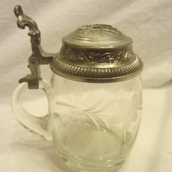 VTG TANKARD, ETCHED GLASS W/PEWTER TOP, GRAPE DESIGN, - Picture 3 of 8